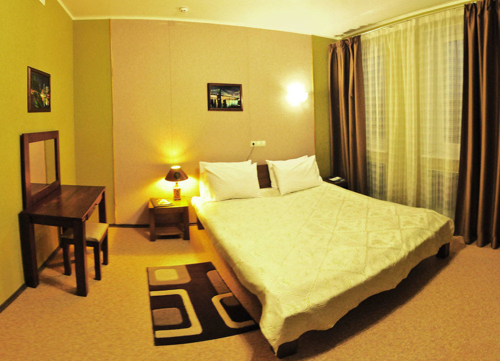 Hotel An-2 Charkiv Exteriör bild